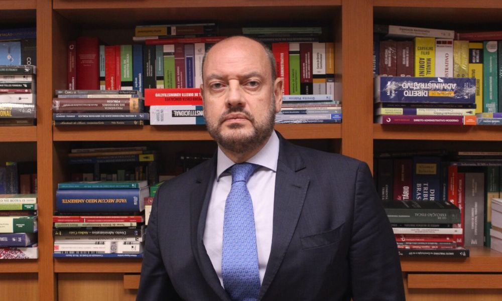 Couto rejeita mandato para ministros do STF e pede elevação da idade mínima