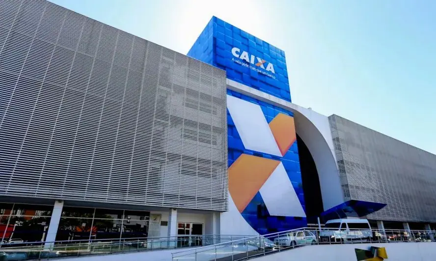 Empregados da Caixa entram em greve nacional; nova proposta hoje