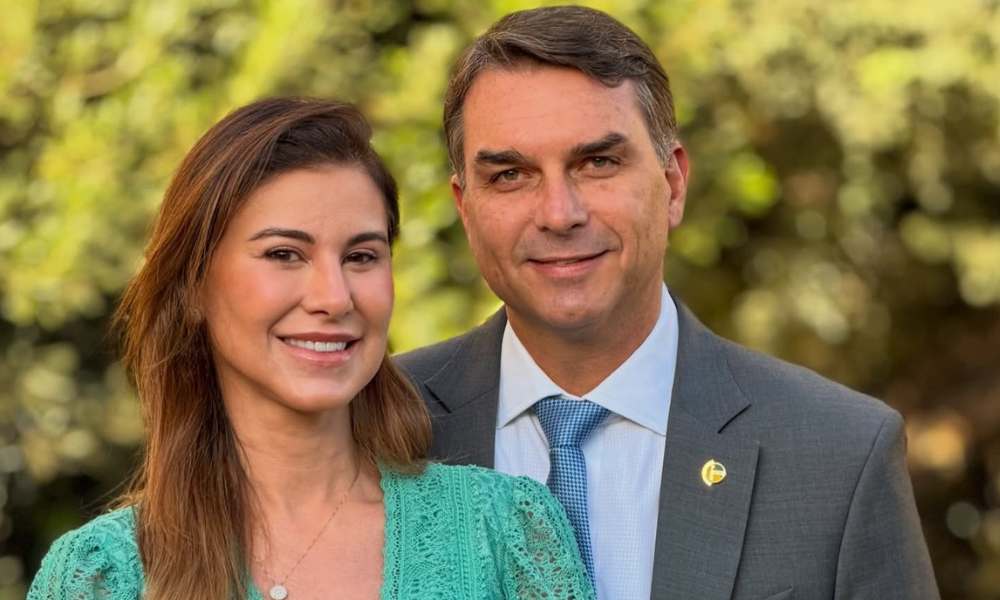 Fernanda Bolsonaro surge como peça-chave na campanha de Flávio