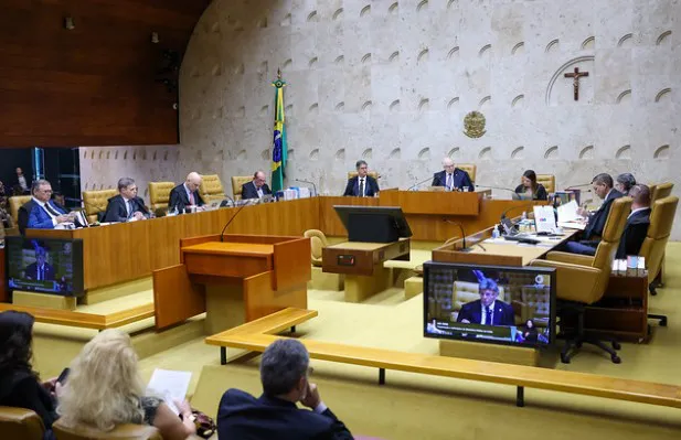 Flávio Dino pede vista e pode postergar julgamento de Moraes até dezembro