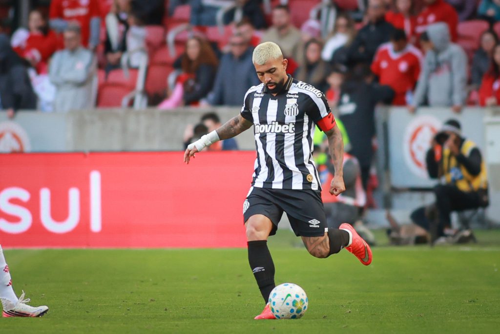 Gabigol decide e Santos se impõe no Beira-Rio: 3 a 2 sobre o Inter