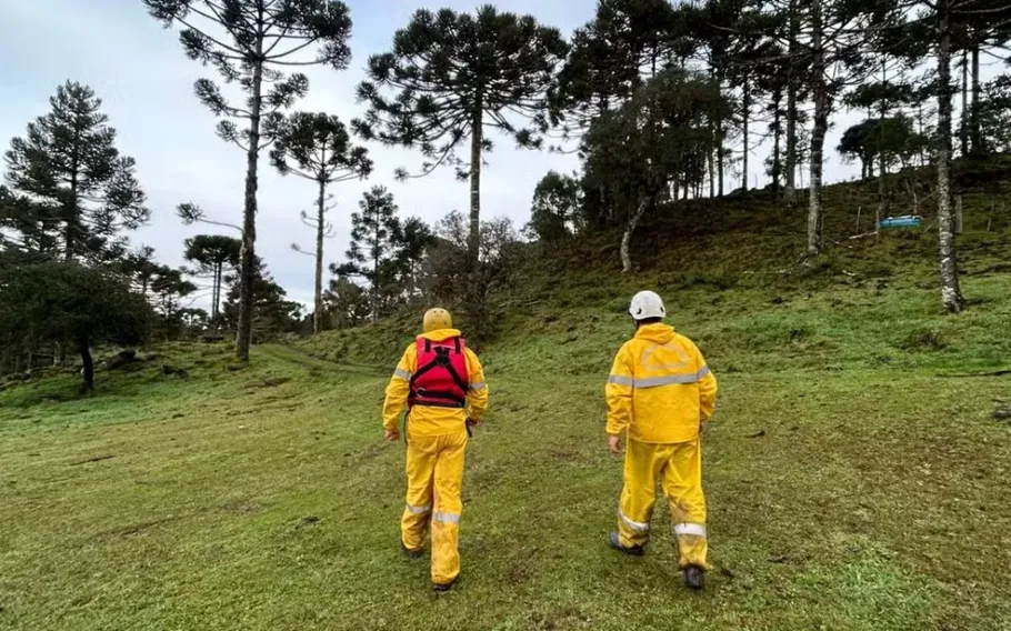 Helicóptero de Rick achado em SC; cinco ocupantes morrem