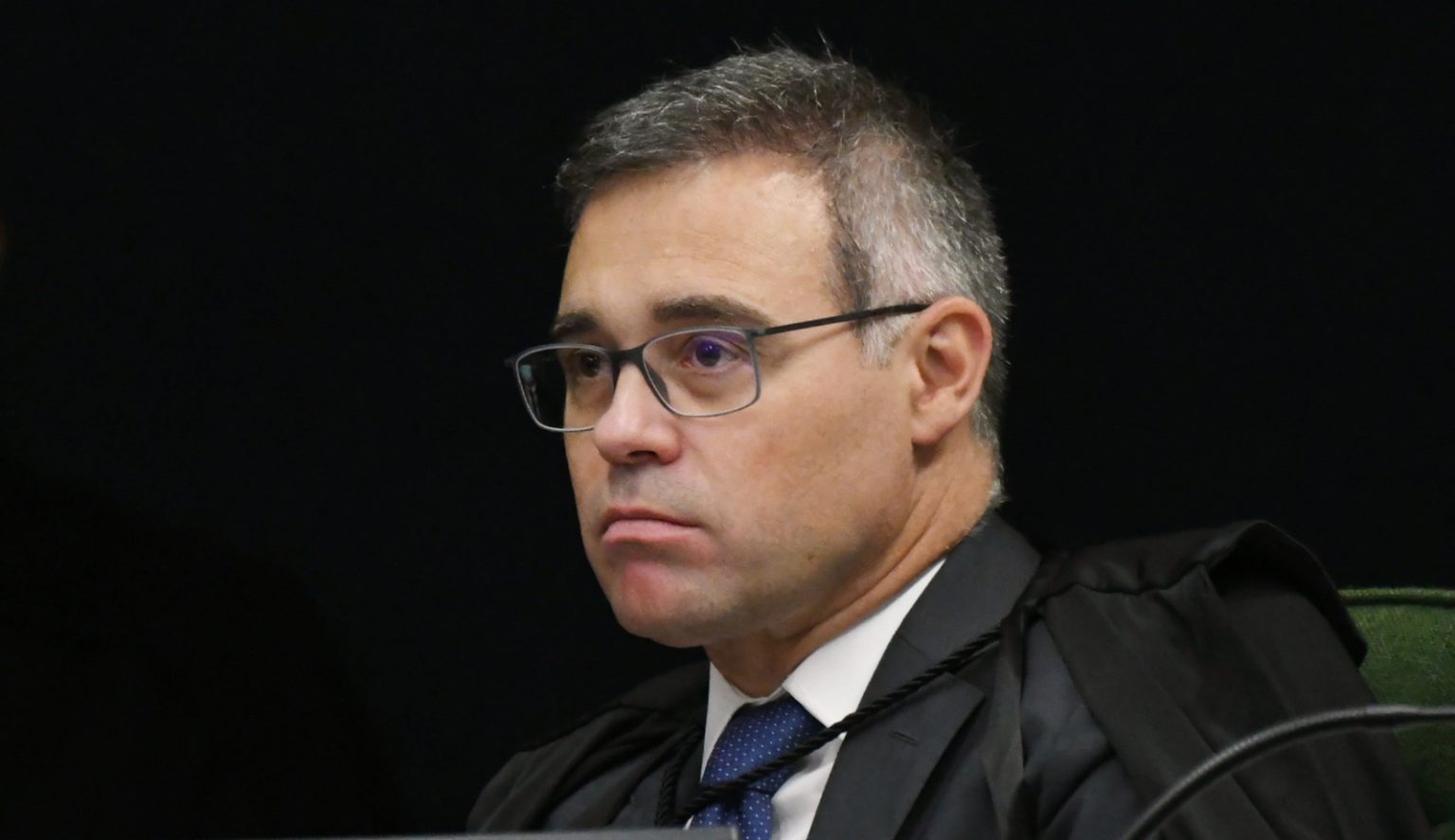 Jornal pede separar apurações de Moraes e Mendonça