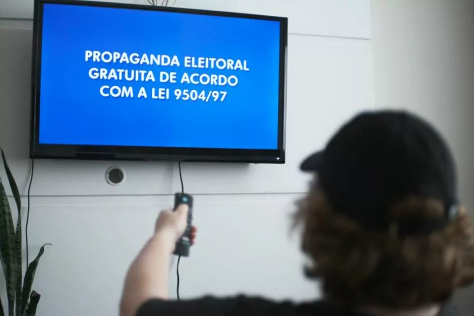 Jovens lideram desinteresse: 54% não acompanham horário eleitoral