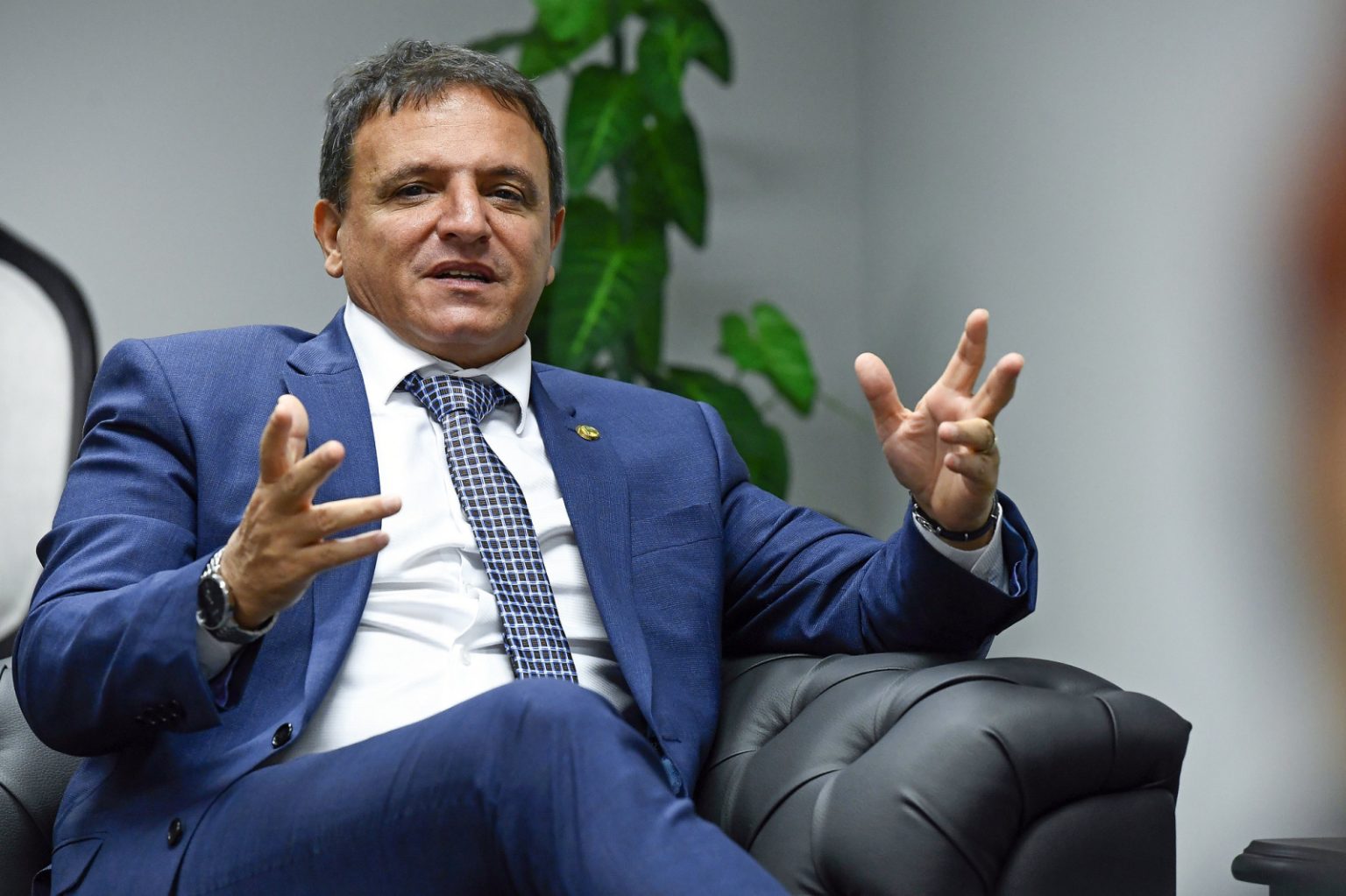 Márcio Bittar busca reeleição ao Senado após carreira entre partidos