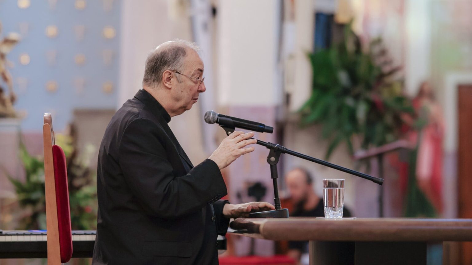 Marco Frisina reúne 1.000 vozes em ensaio na Igreja de Campinas
