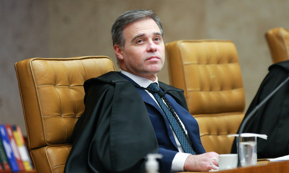 Mendonça envia petição sobre Moraes e Vorcaro ao presidente do STF