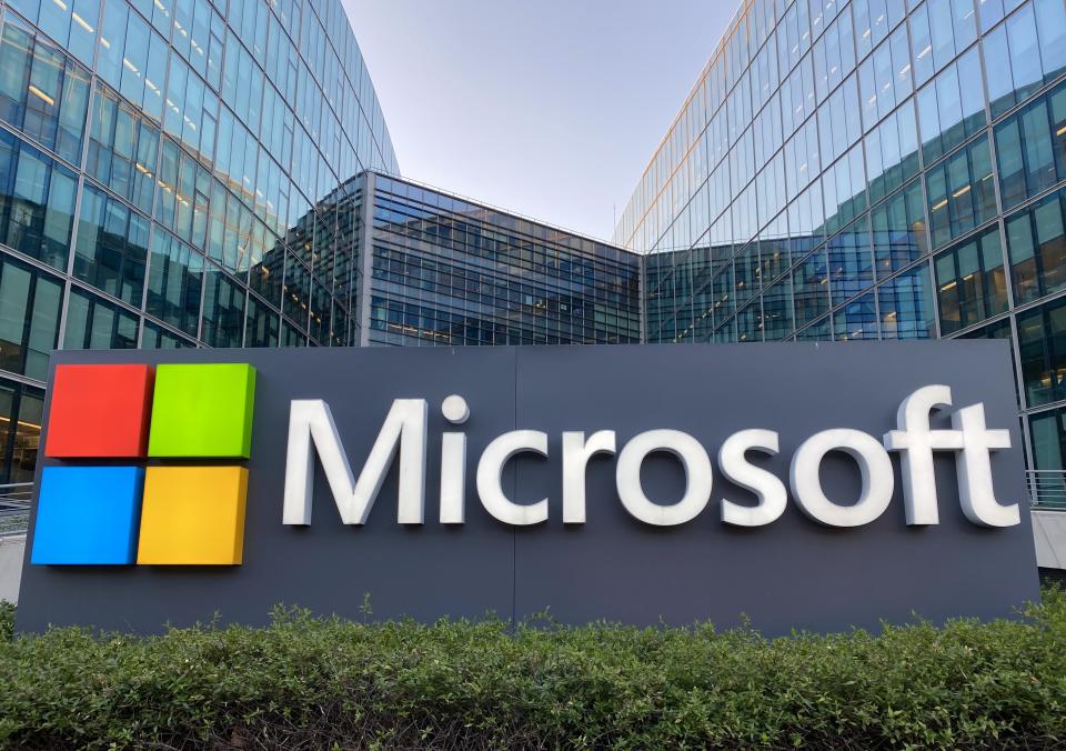 Microsoft incorpora Grok (xAI) ao Copilot; acesso inicial a empresas