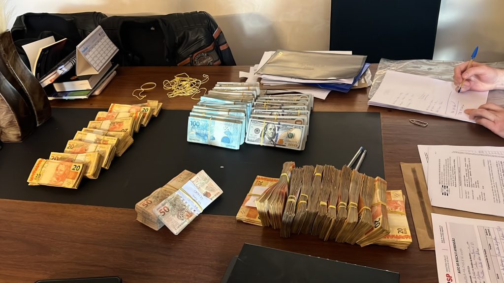 Polícia mantém busca por Milton Leite; apreendidos R$287 mil e US$89 mil