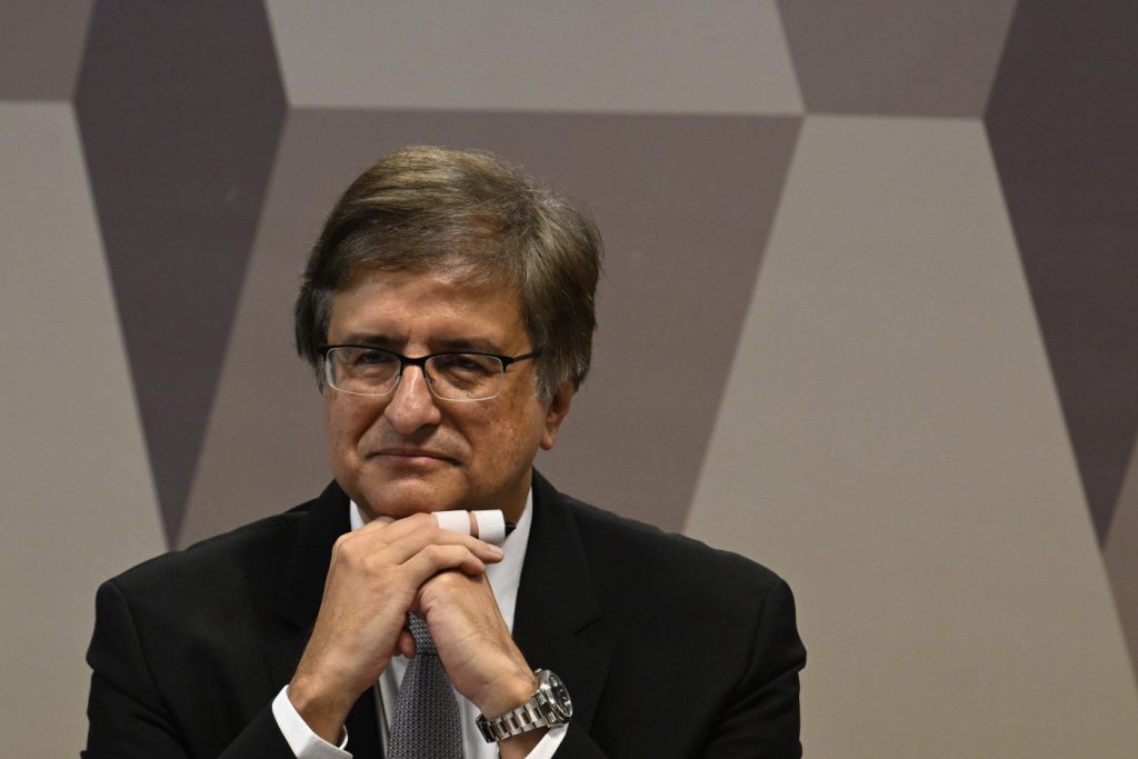 Procurador quer anular relatório que cita Moraes e Vorcaro