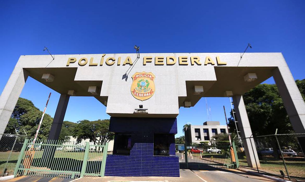 STF reintegra chefe da PF e aprofunda crise interna na corporação