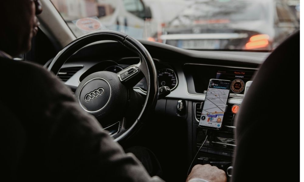 TSE veta propaganda eleitoral em carros de aplicativo nas eleições de 2026