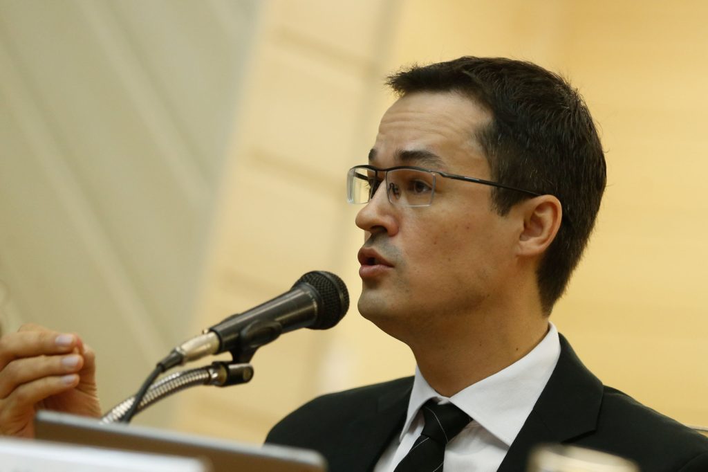 Zanin aciona STF e TRE-PR por exposição de documentos sigilosos de Deltan