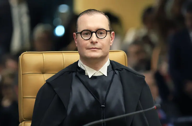 Zanin fixa prazo final para PF entregar íntegra do celular de Vorcaro
