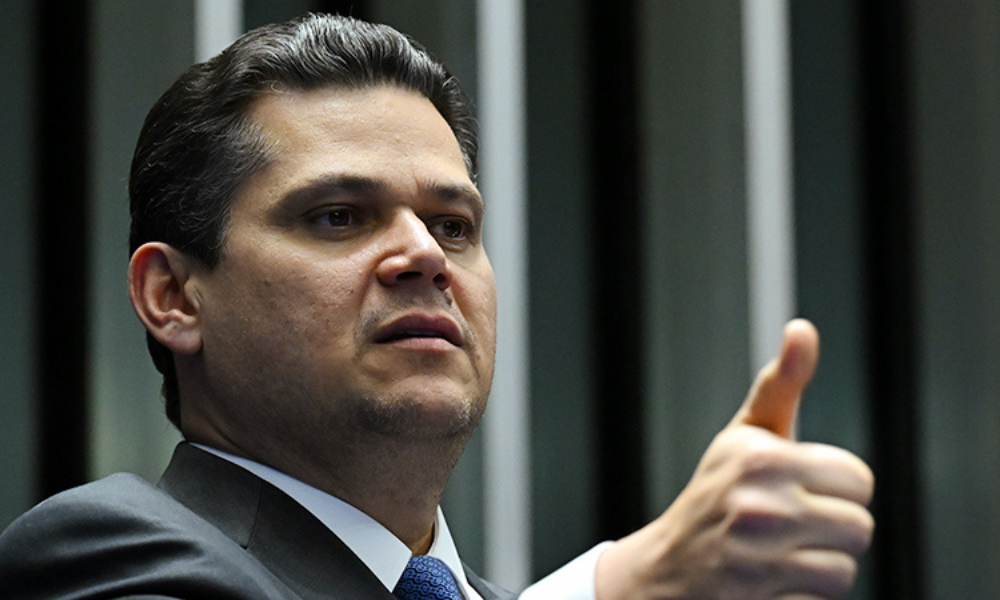 Alcolumbre adia votação da PEC da Segurança Pública no Senado