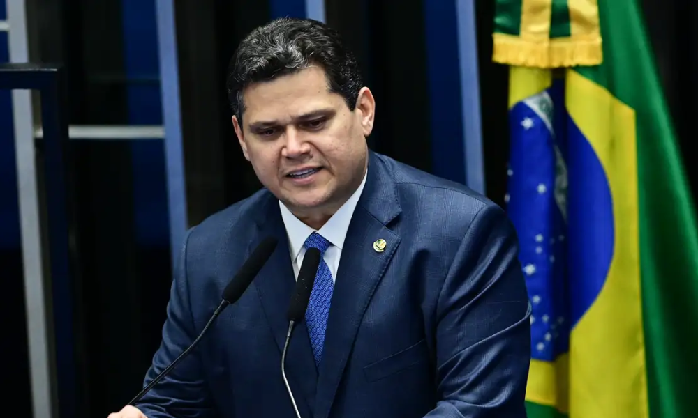 Alcolumbre marca votação da PEC que extingue a escala 6×1 para 6 de outubro