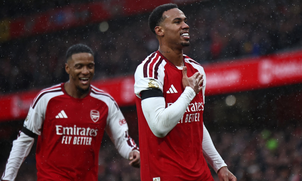 Arsenal derrota Everton por 2 a 0 e reduz vantagem do Manchester City
