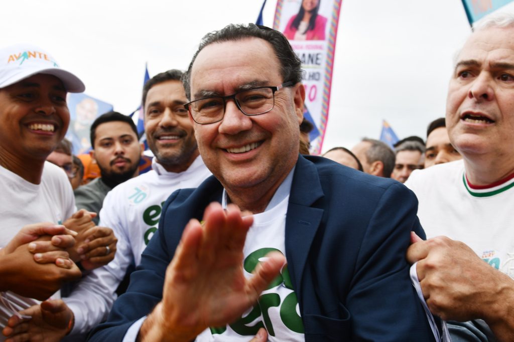 Augusto Cury anuncia mandado para tentar adiar 1º turno em uma semana
