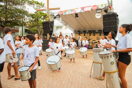 Baleia Jubarte anima Praia do Forte com música, cultura e tradição