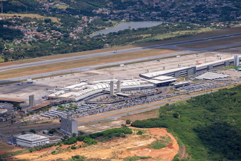 Bilhete com ameaça cancela voo LA3045 de Confins para Congonhas