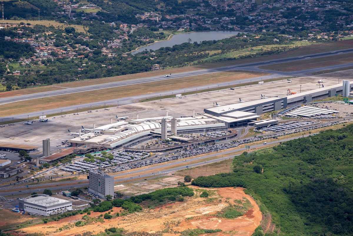 Bilhete com ameaça cancela voo LA3045 de Confins para Congonhas