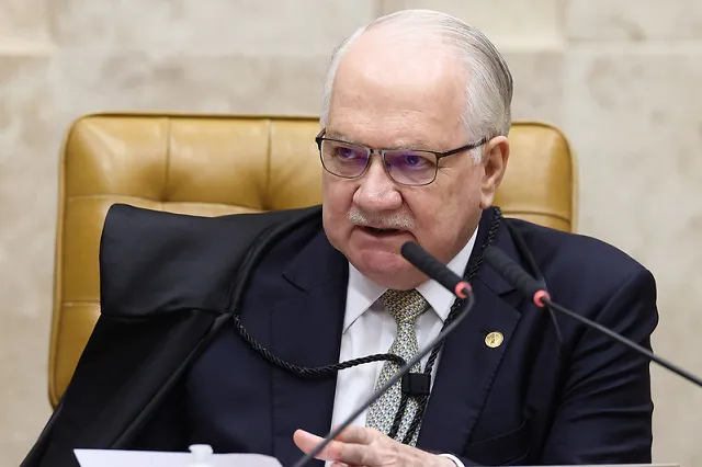Decisões conflitantes do TSE e STF inflam debate sobre politização