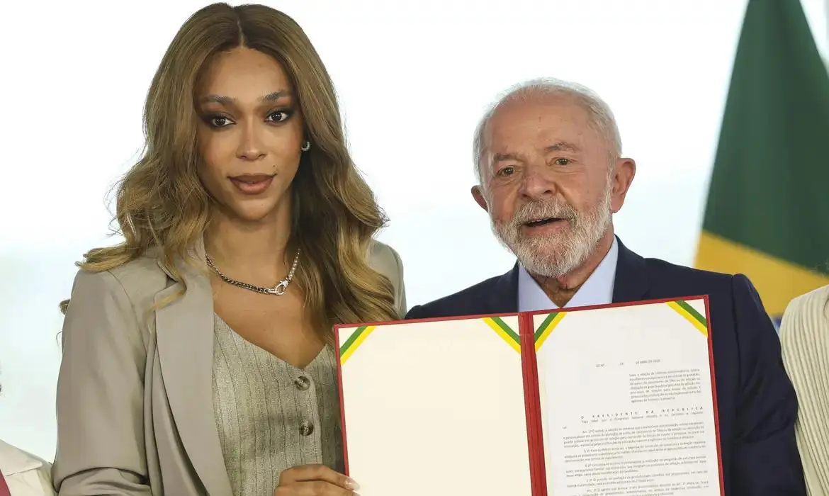 Erika Hilton sinaliza ida ao PT em 2027 após queda do PSOL
