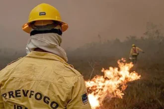 FAB envia dois KC-390 a Manaus para reforçar combate às queimadas