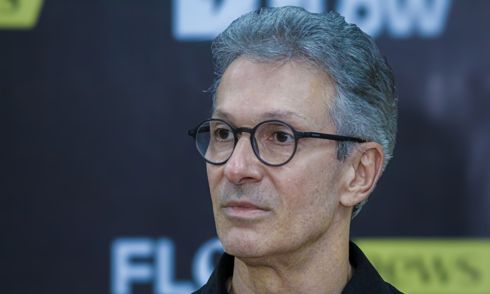 Flávio pressiona Zema a desistir e apoiar '01' de Bolsonaro