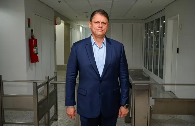 Futura: Tarcísio tem 24,5 pontos e venceria Haddad já no 1º turno