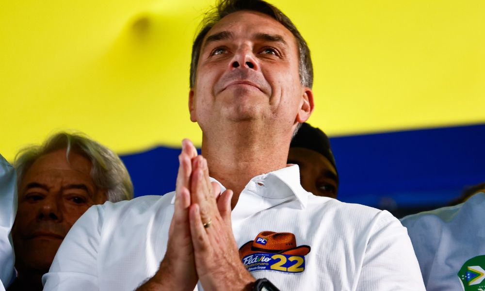 Governadores eleitos do Sul vão acompanhar Flávio Bolsonaro no debate da Globo