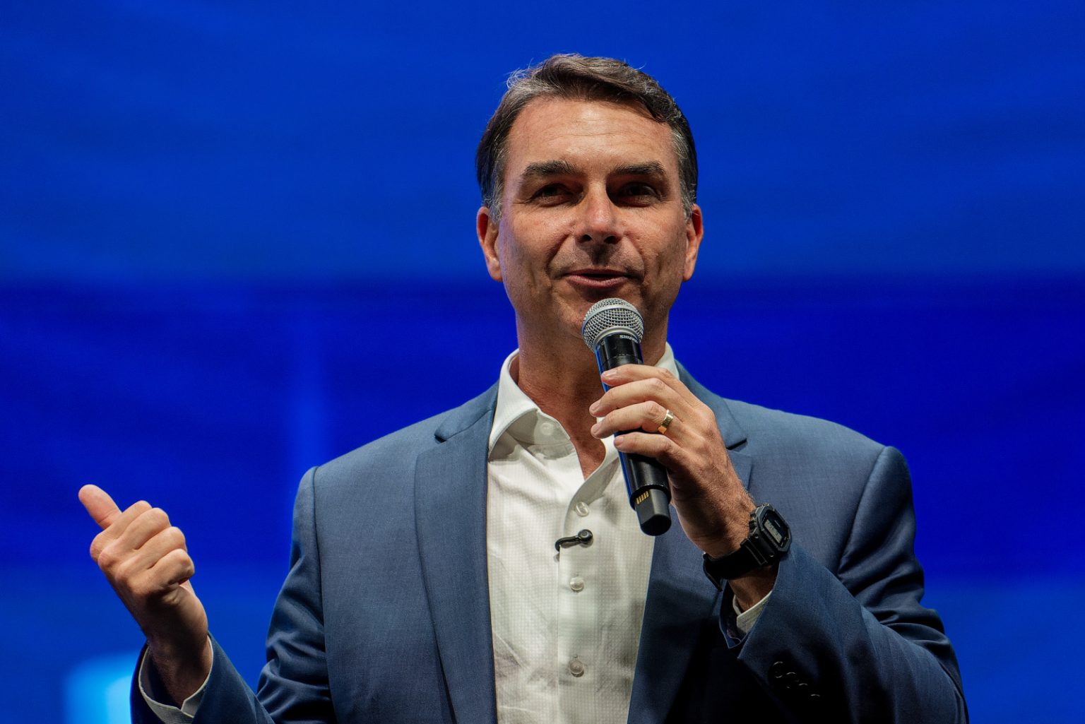 Justiça impede homenagem a Flávio Bolsonaro em Salvador