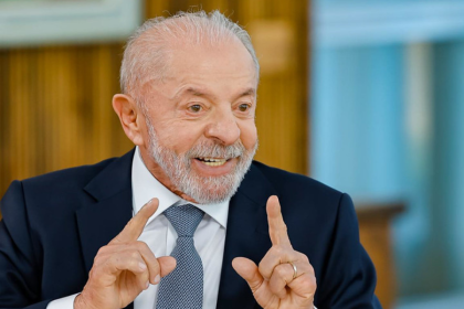 Lula apela a famílias evangélicas e promete ampliar políticas sociais