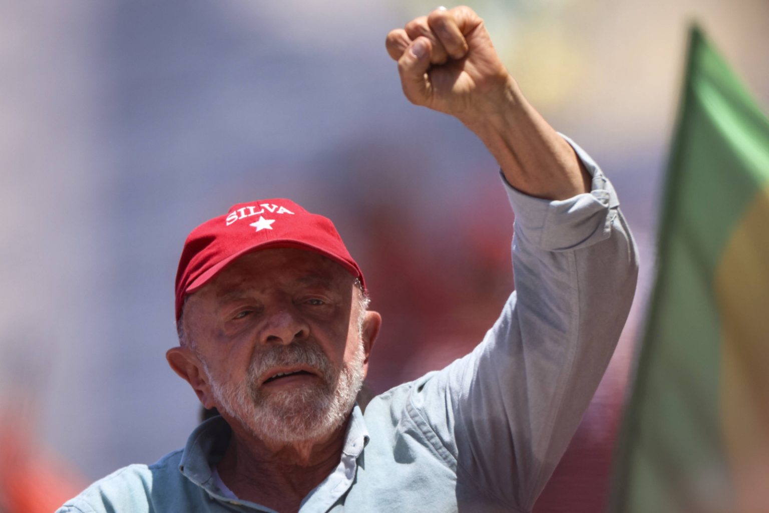 Lula conquista 10,4 milhões e vira eleição sobre Flávio Bolsonaro
