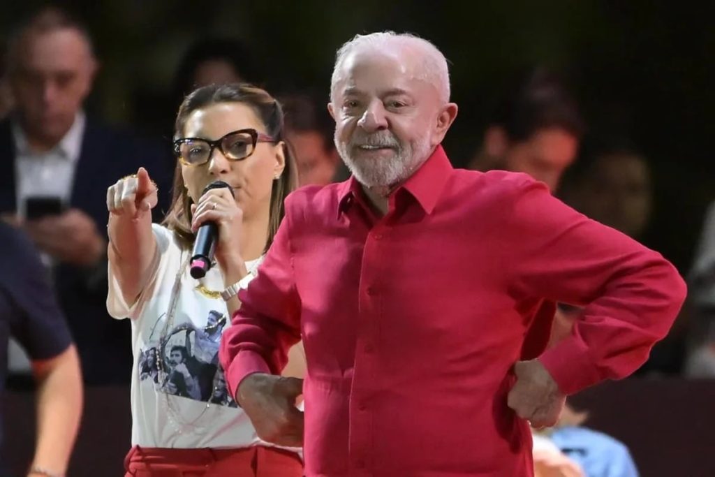 Lula e Flávio dominam 80% dos gastos declarados no 1º turno