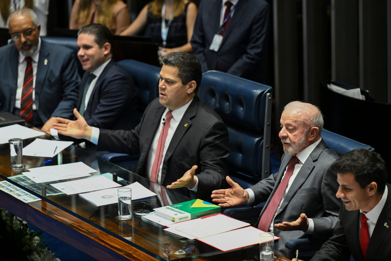 Lula sanciona perdão de dívidas e amplia limite para MEIs