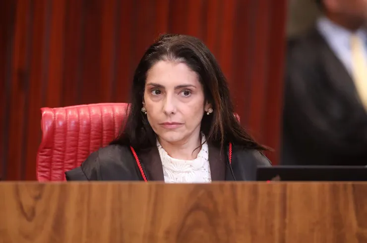 Ministra do TSE alerta para sobrecarga: 40 a 50 ações por dia