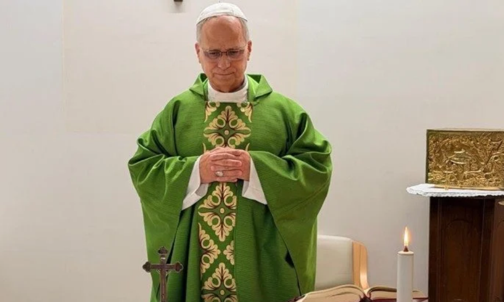 Papa Leão XIV inicia imunoterapia preventiva por três anos
