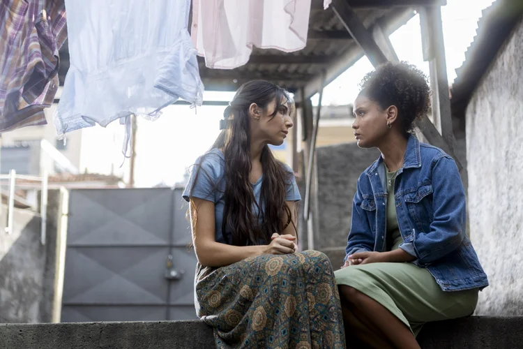 Pecadora estreia: Rayssa Bratillieri e José Loreto protagonizam romance erótico