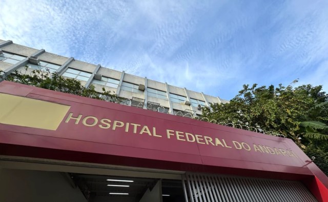 Relatos: Flávio Bolsonaro atuou nos hospitais federais do RJ na pandemia