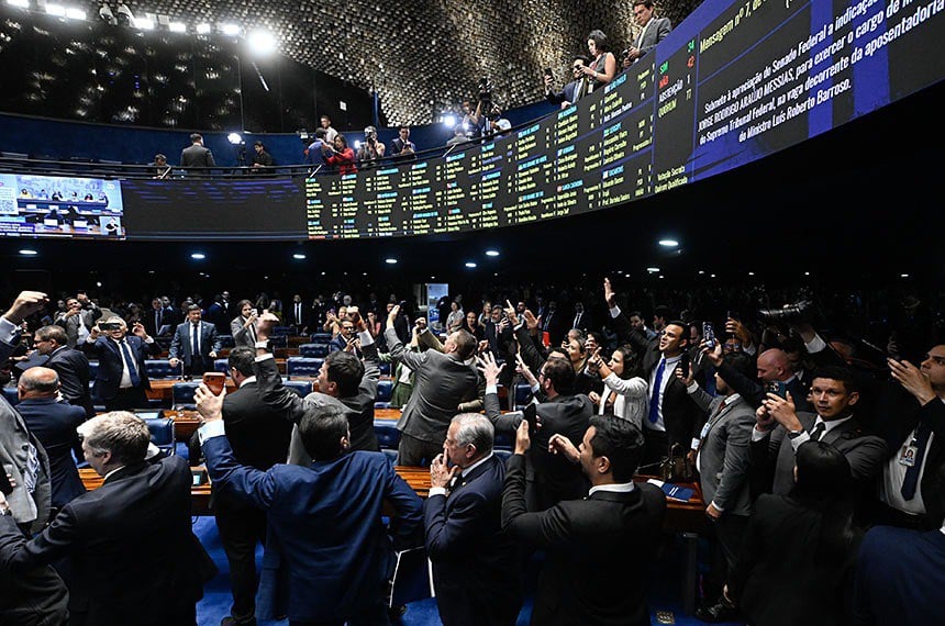 STF valida revisão e Câmara pode ganhar deputados a partir de 2031