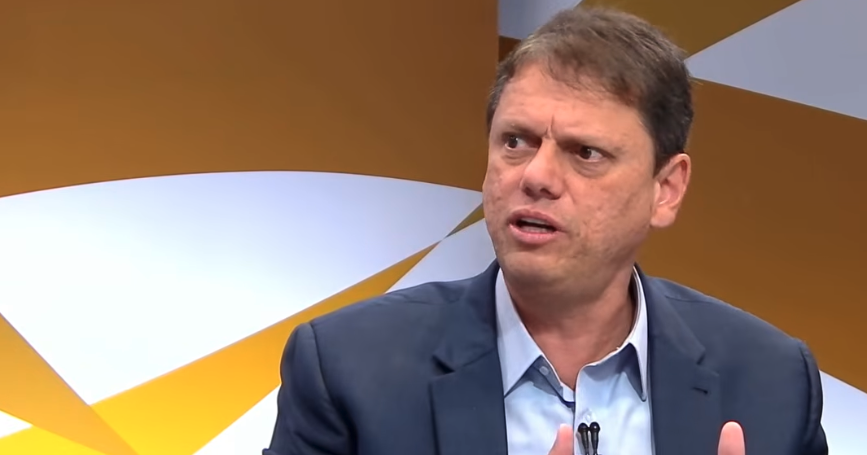 Tarcísio anuncia combate mais duro às facções com apoio federal