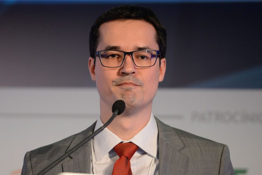 TSE adia votação sobre validade dos votos de Deltan Dallagnol