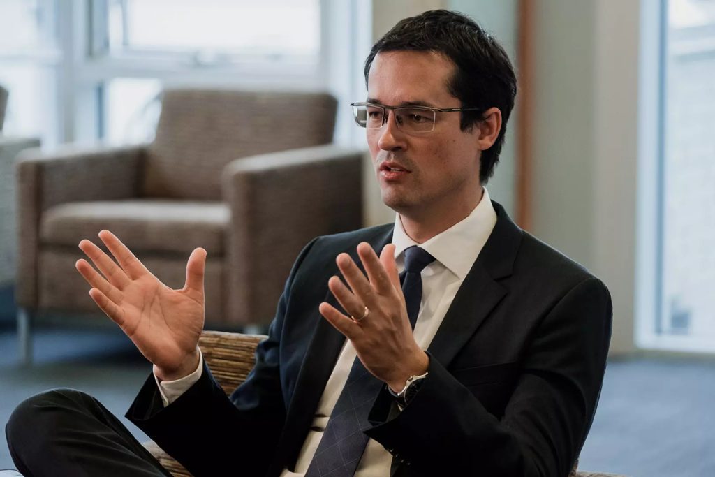 TSE decide hoje se Deltan Dallagnol assume cadeira no Senado