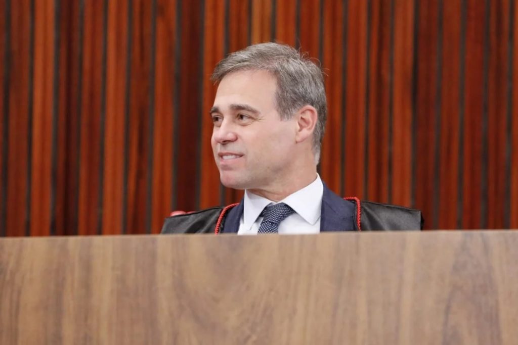 TSE libera post de Tabet, mas mantém remoção de acusações a Flávio