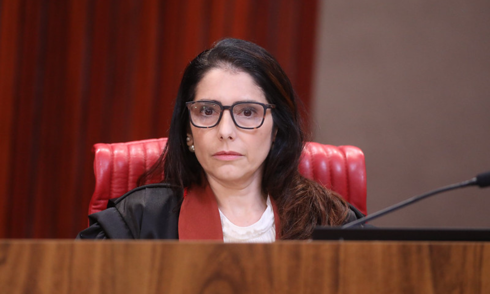 Vídeo de 2022 mostra ministra do TSE Estela Aranha declarando voto em Lula