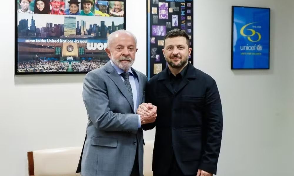 Zelensky parabeniza Lula e promete ampliar cooperação com o Brasil